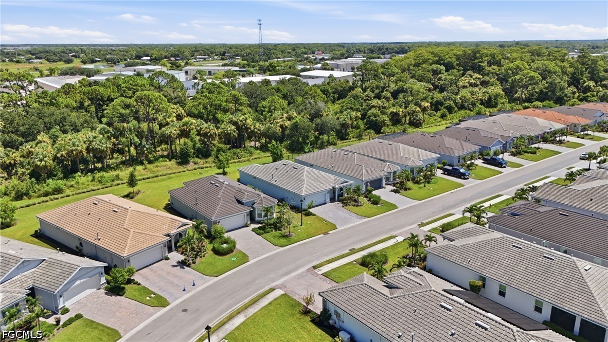 2 Bed SingleFamilyResidence for Sale in North Fort Myers, photo 7