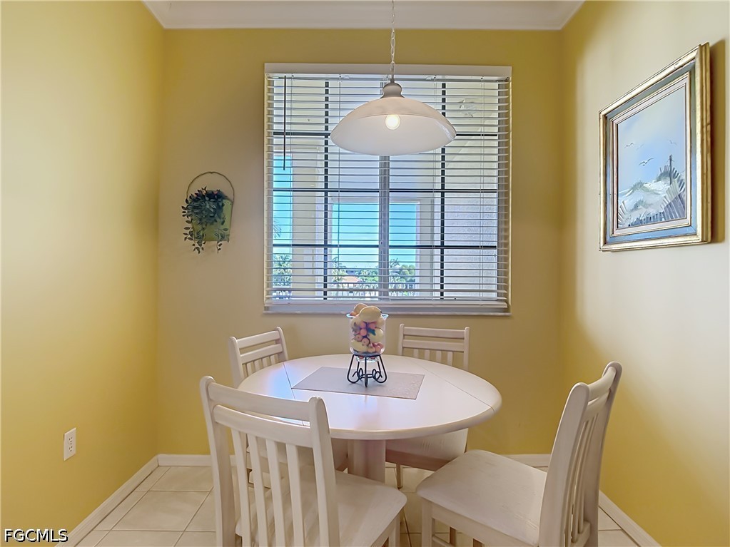 2 Bed Waterfront Home for Sale in Fort Myers, photo 7