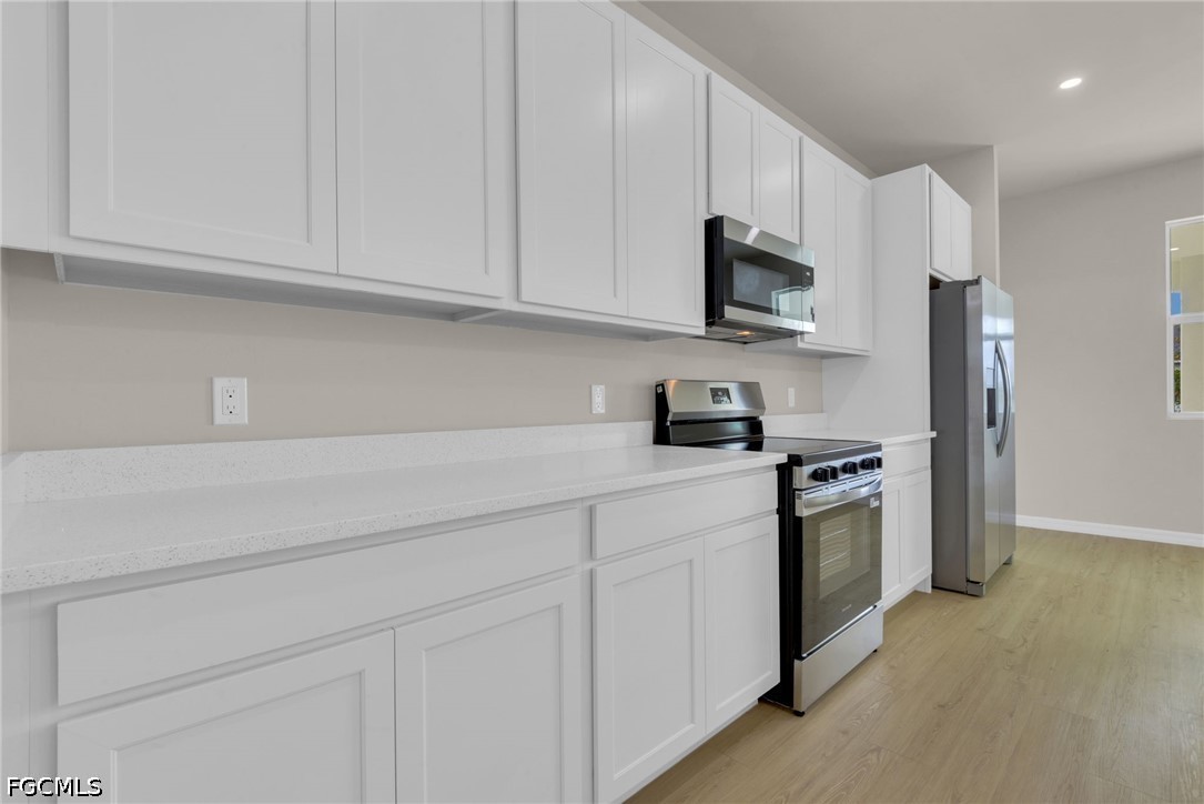4 Bed SingleFamilyResidence for Sale in Cape Coral, photo 7
