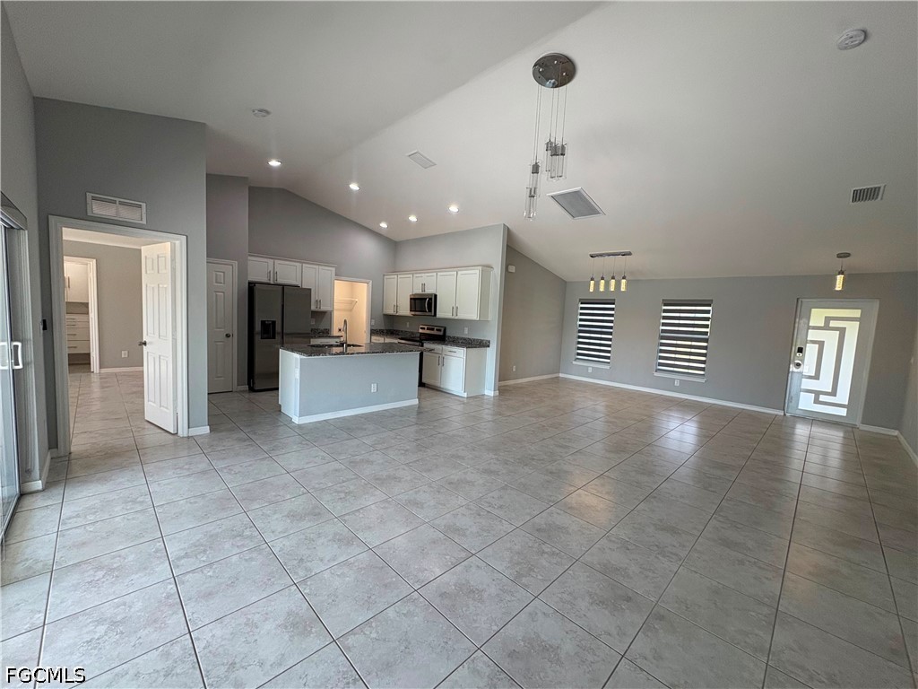 3 Bed SingleFamilyResidence for Sale in Cape Coral, photo 7