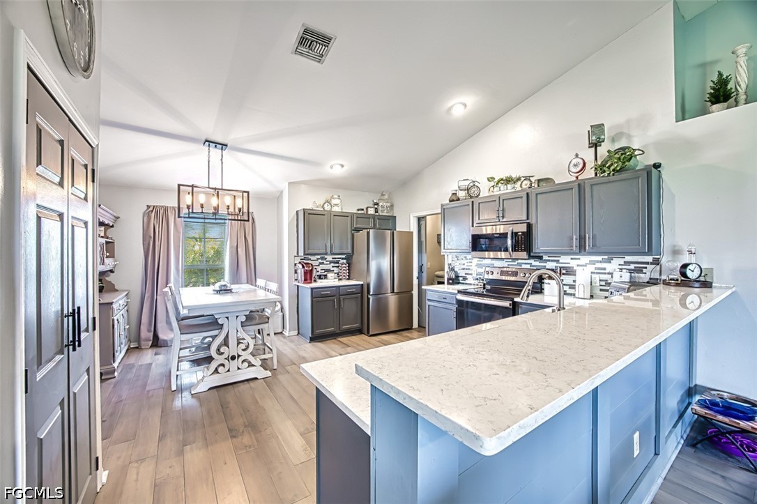 4 Bed SingleFamilyResidence for Sale in Cape Coral, photo 7