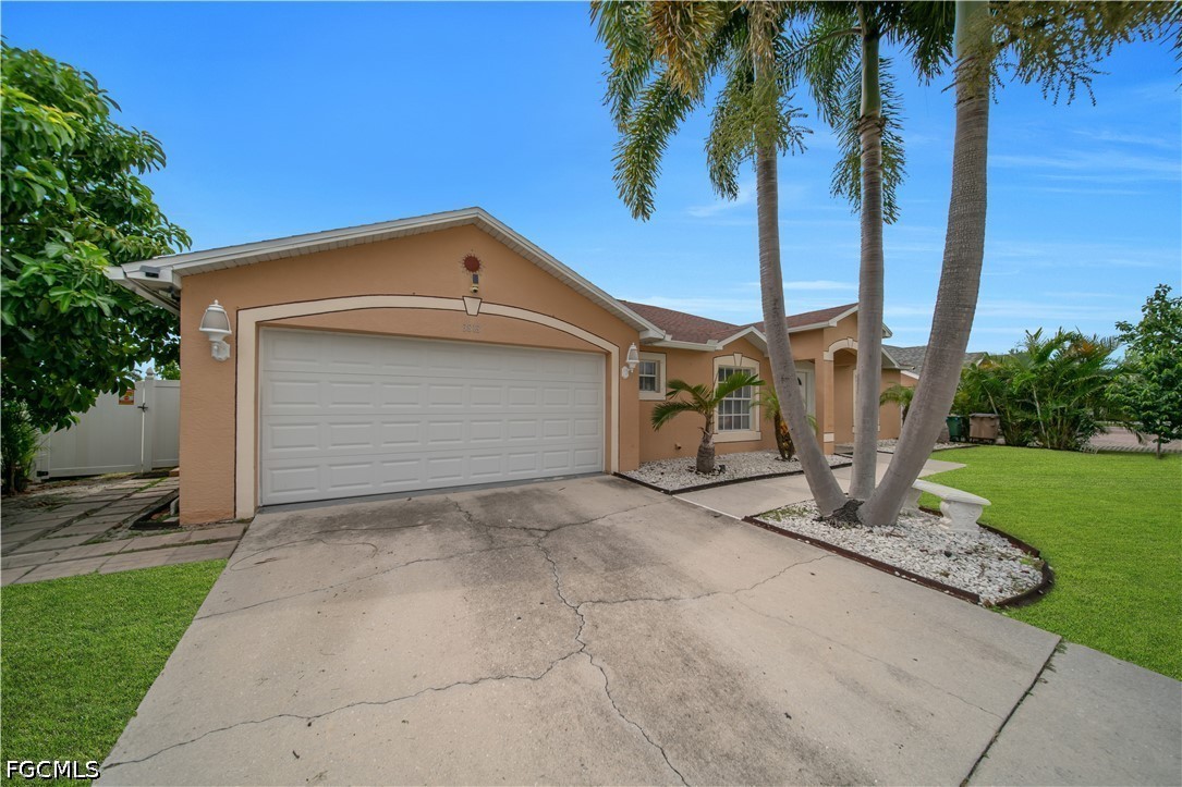 3 Bed Pool Home for Sale in Cape Coral, photo 7