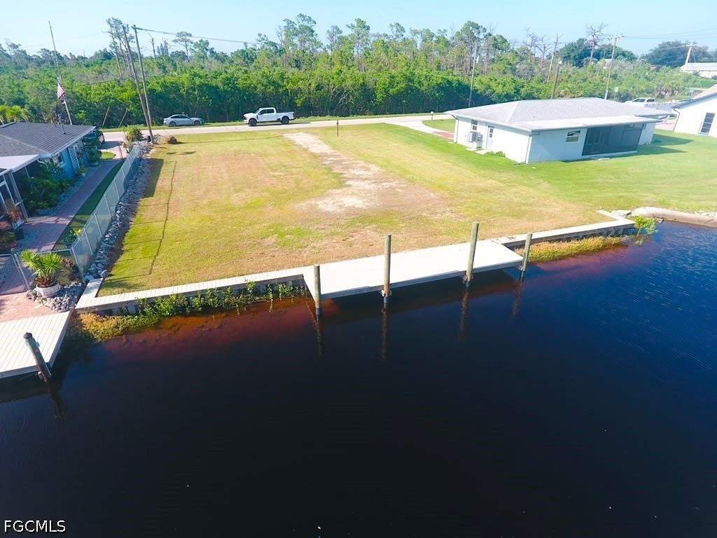 Waterfront Home for Sale in Island Park, photo 7