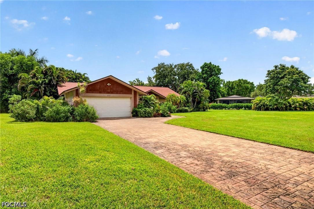 3 Bed Pool Home for Sale in Fort Myers, photo 7