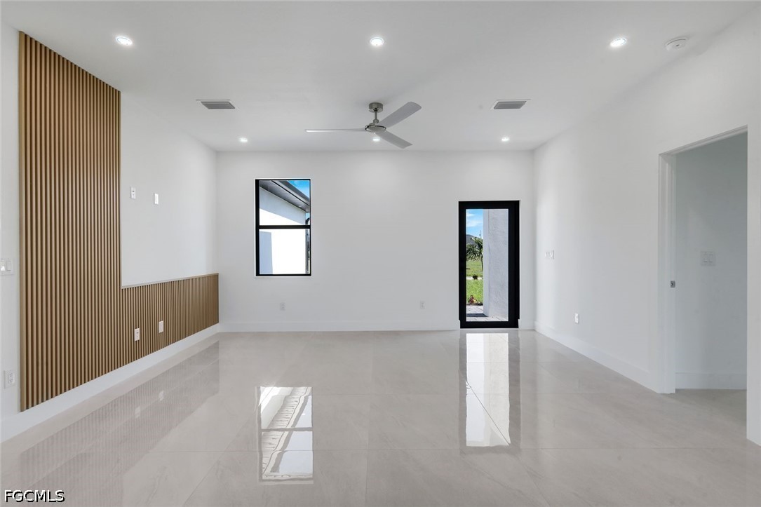 4 Bed SingleFamilyResidence for Sale in Cape Coral, photo 7