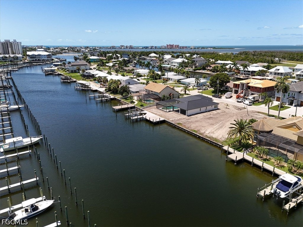 Waterfront Home for Sale in Siesta Isles, photo 7
