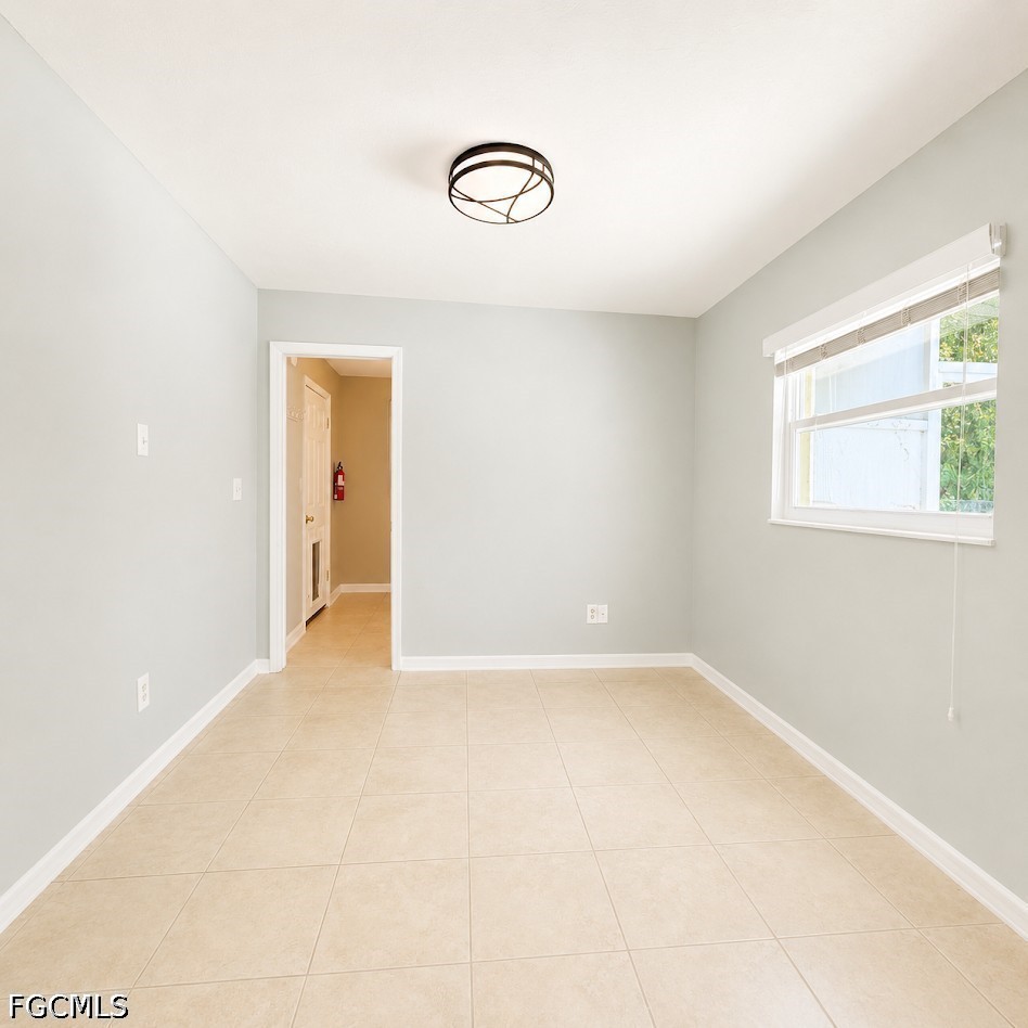 3 Bed Pool Home for Sale in Cape Coral, photo 7