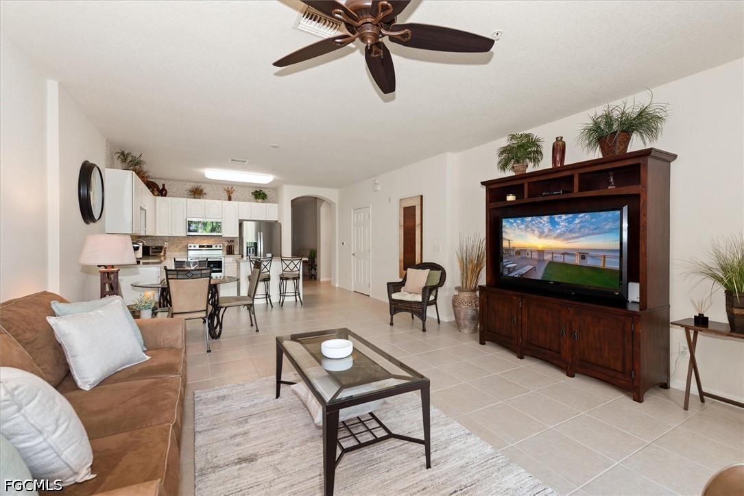 2 Bed Waterfront Home for Sale in Fort Myers, photo 7