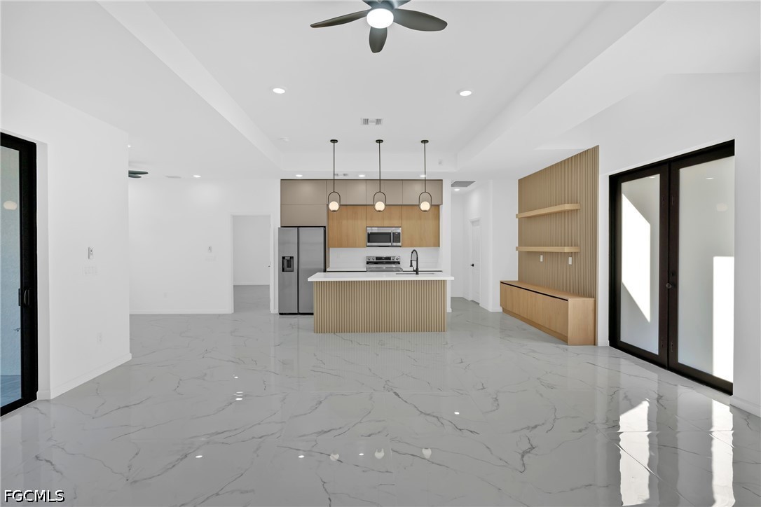 4 Bed SingleFamilyResidence for Sale in Lehigh Acres, photo 7