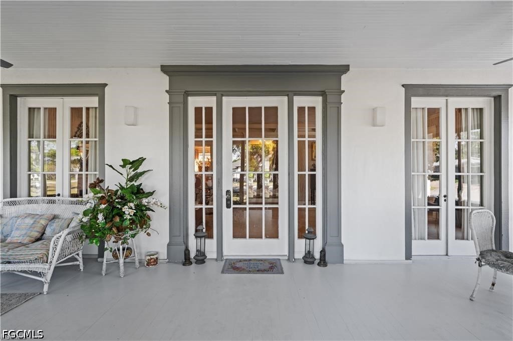 5 Bed Pool Home for Sale in Riverside, photo 7