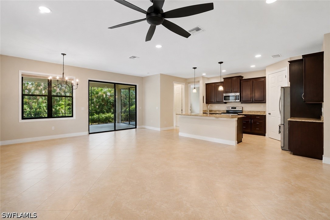 3 Bed SingleFamilyResidence for Sale in Naples, photo 7