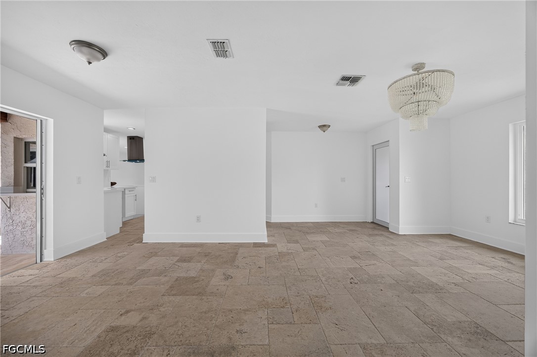 3 Bed Pool Home for Sale in Fort Myers, photo 7