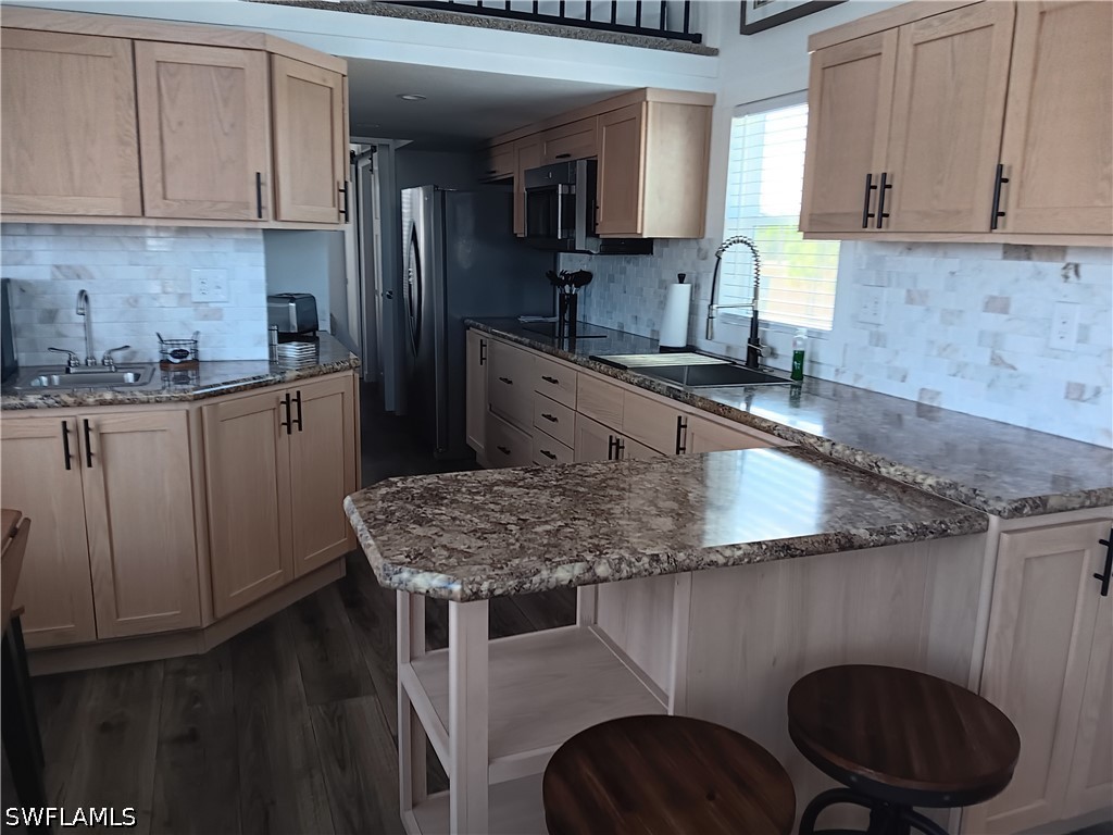 Residential for Sale in Palm Breeze, photo 7