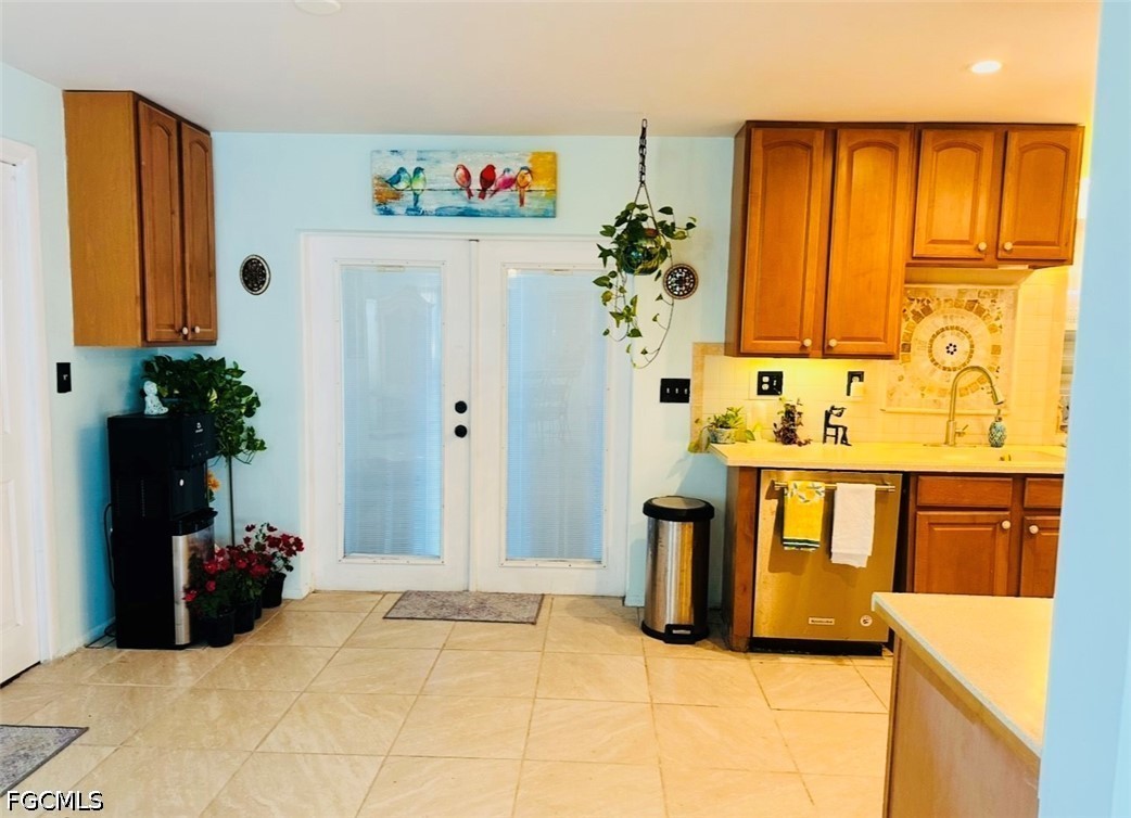 3 Bed Pool Home for Sale in Fort Denaud Acres, photo 7