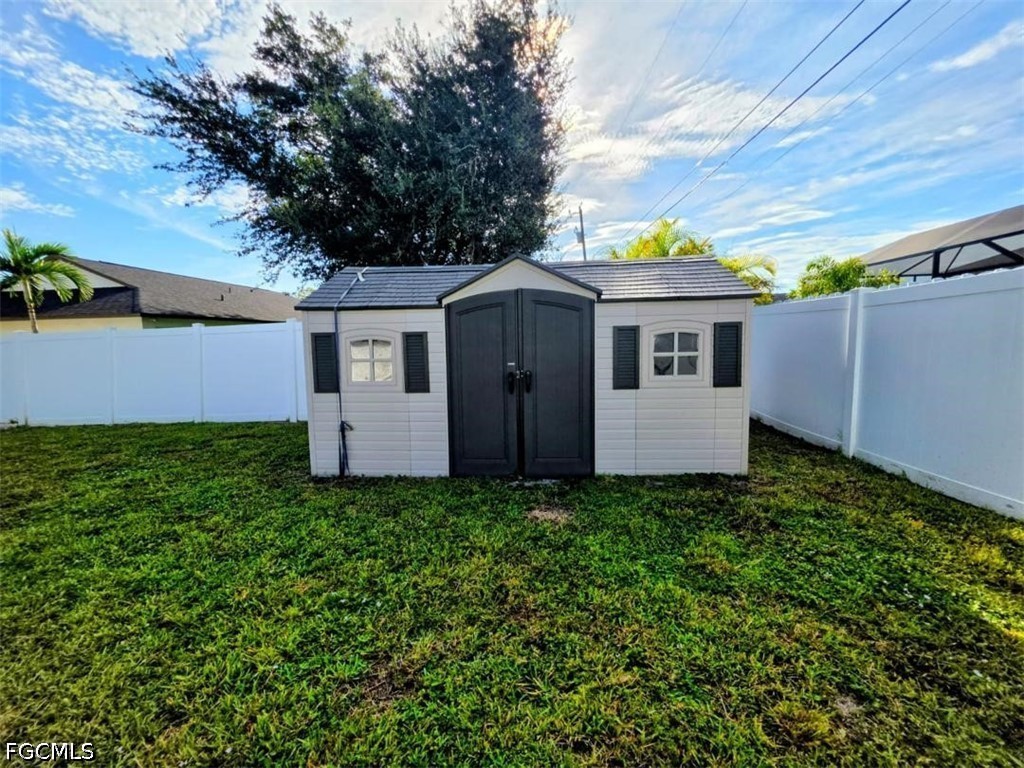 3 Bed Pool Home for Sale in Cape Coral, photo 7