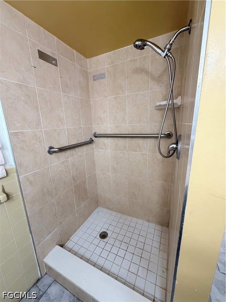 4 Bed SingleFamilyResidence for Sale in Fort Myers, photo 7