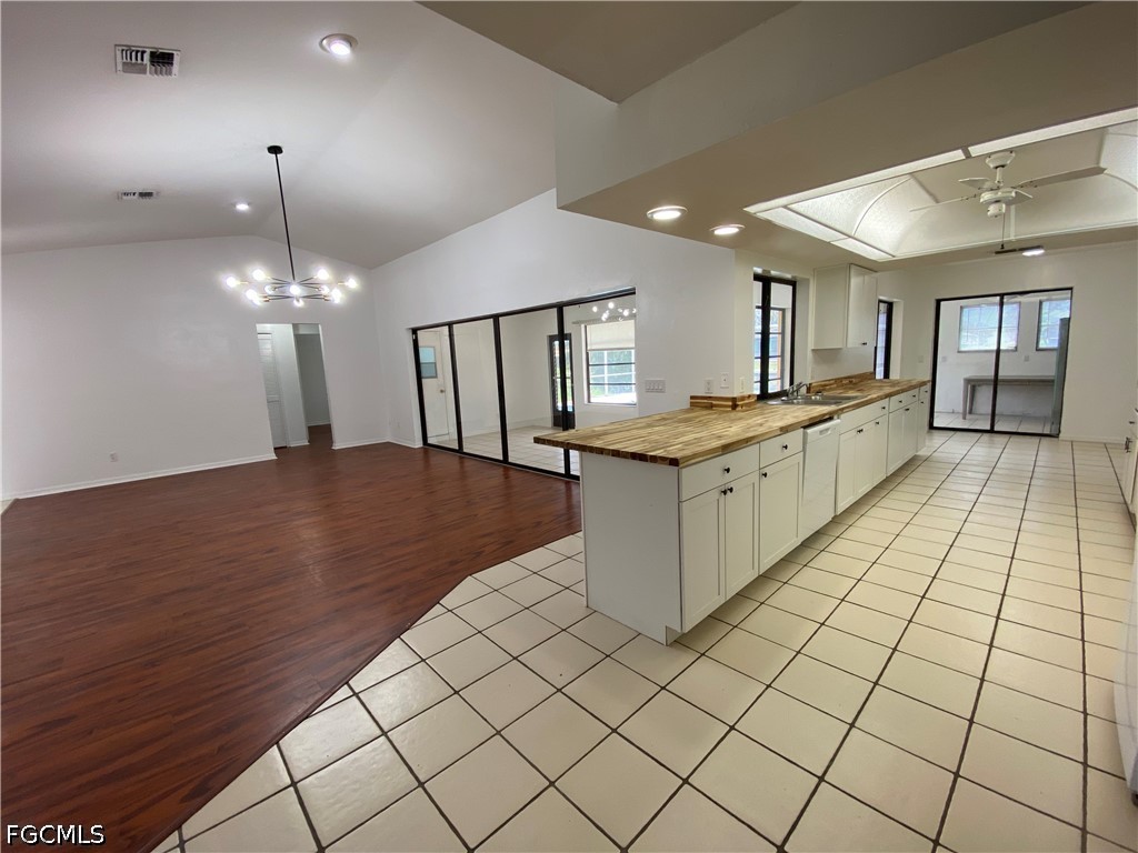 3 Bed Pool Home for Sale in Cape Coral, photo 7