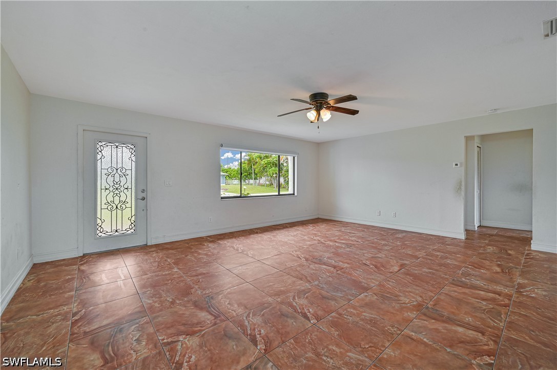 3 Bed SingleFamilyResidence for Sale in Cape Coral, photo 7