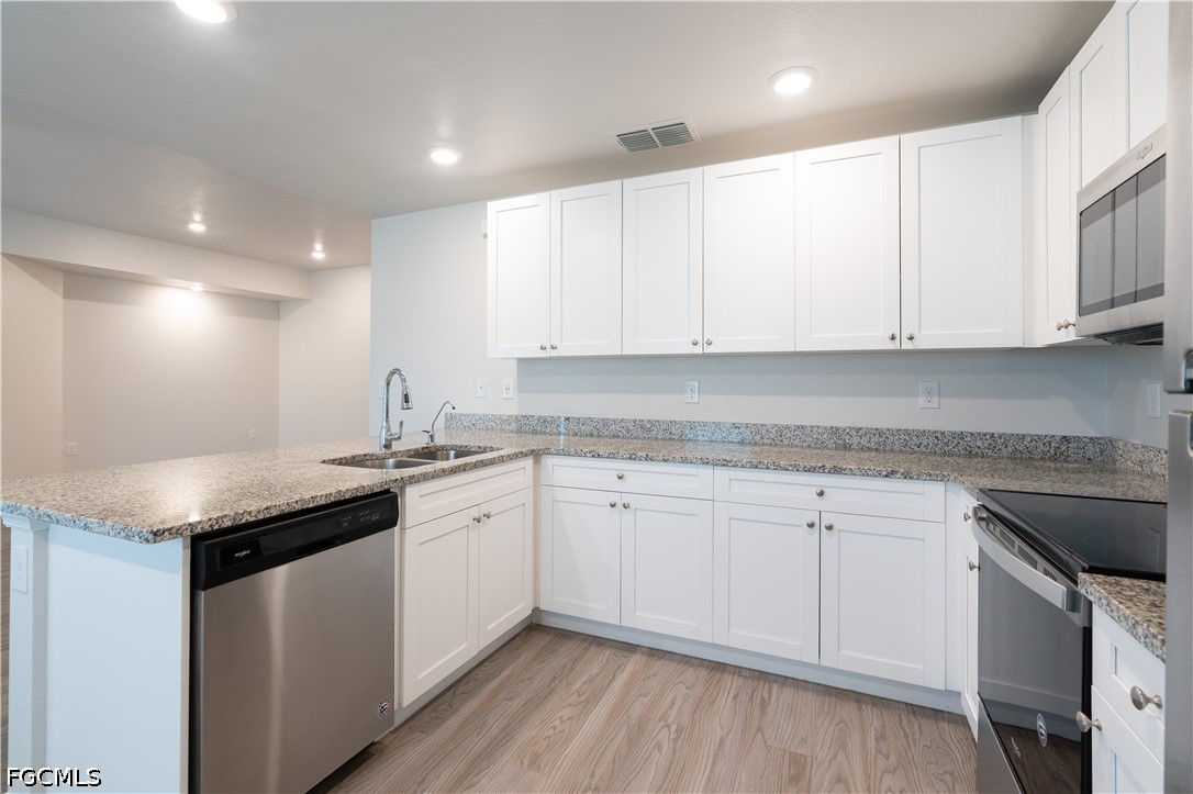 3 Bed SingleFamilyResidence for Sale in Cape Coral, photo 7
