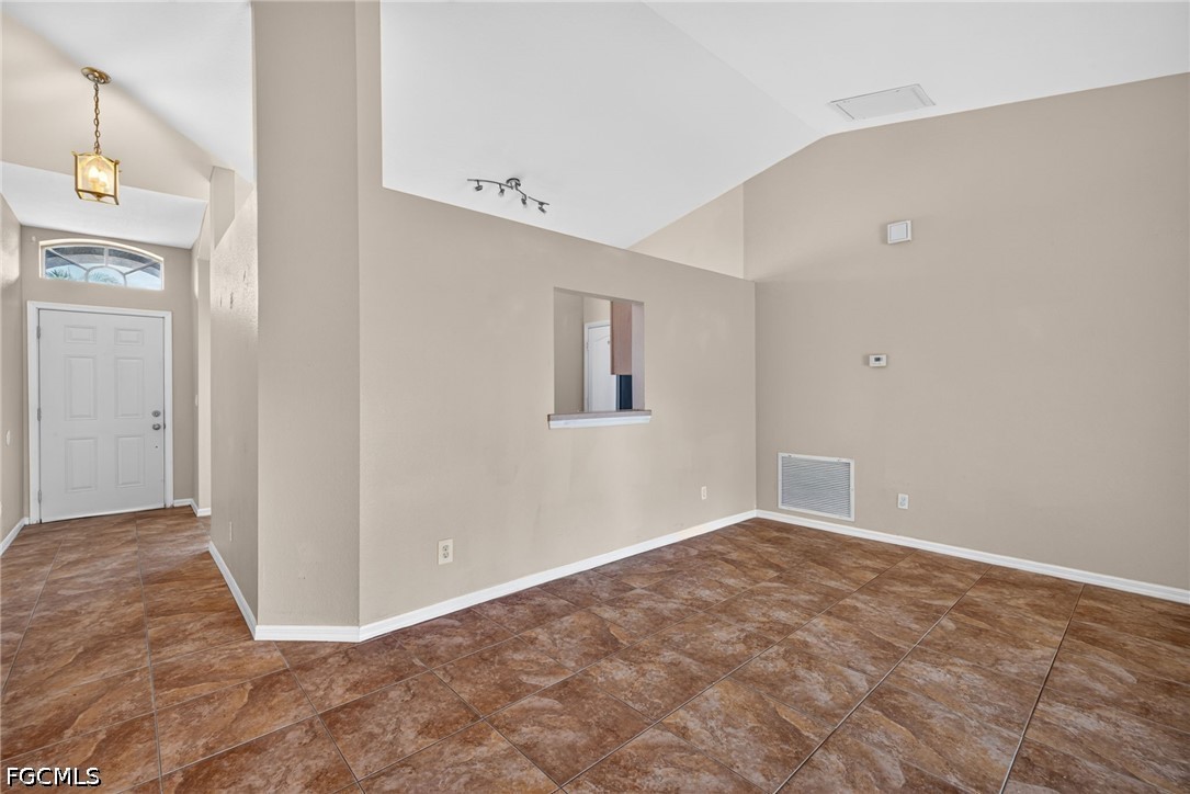 3 Bed SingleFamilyResidence for Sale in Cape Coral, photo 7