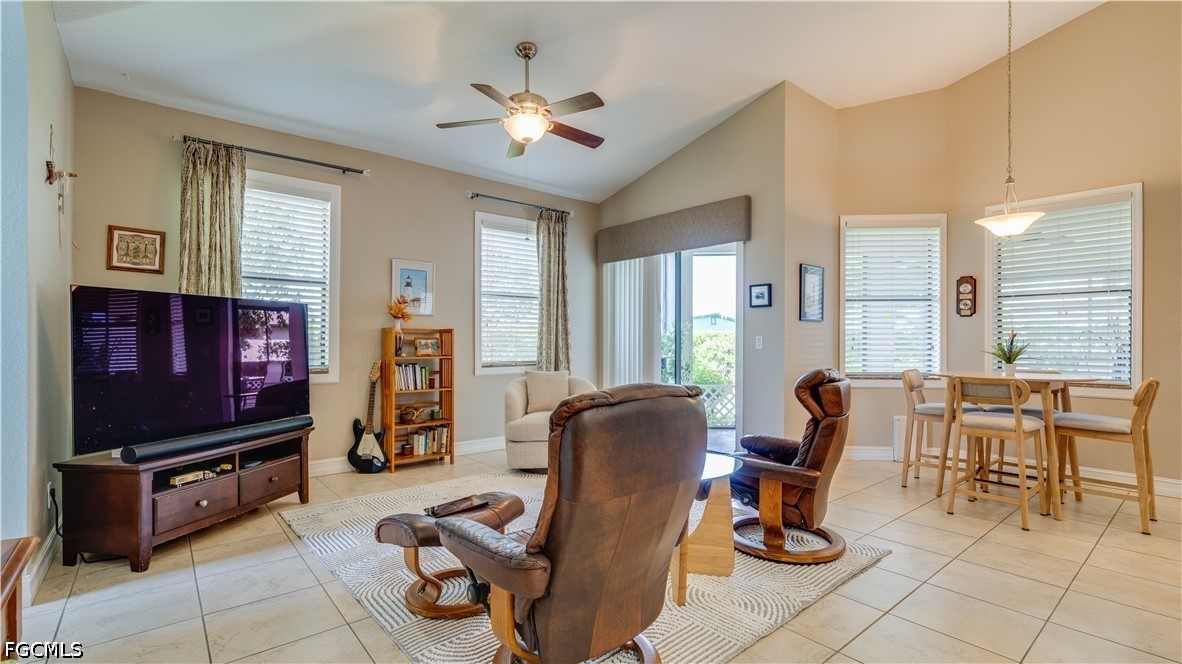 3 Bed SingleFamilyResidence for Sale in Cape Coral, photo 7