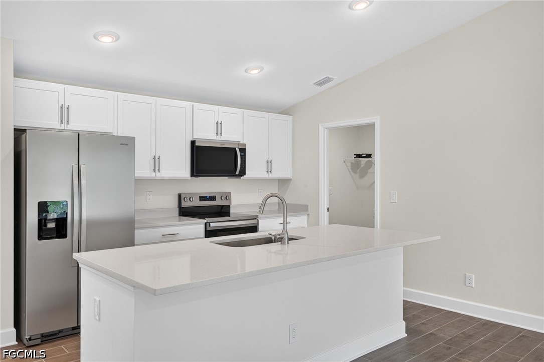 4 Bed SingleFamilyResidence for Sale in Cape Coral, photo 7