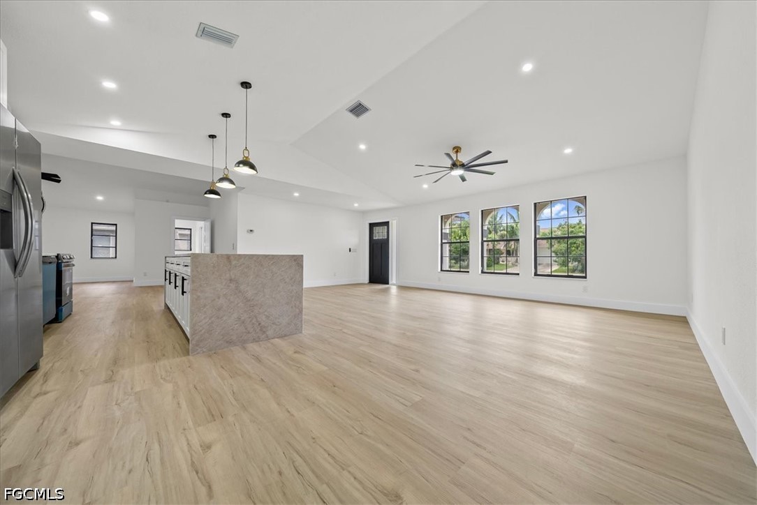 3 Bed SingleFamilyResidence for Sale in Cape Coral, photo 7