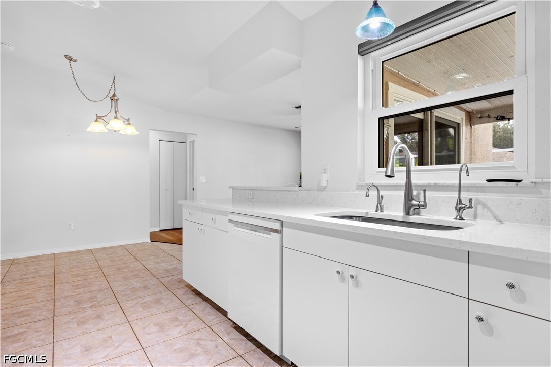 3 Bed Pool Home for Sale in Fort Myers, photo 7