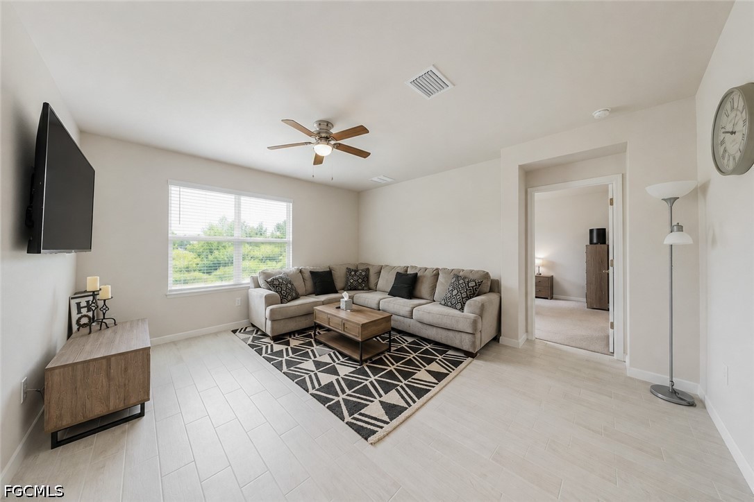 4 Bed SingleFamilyResidence for Sale in Lehigh Acres, photo 7