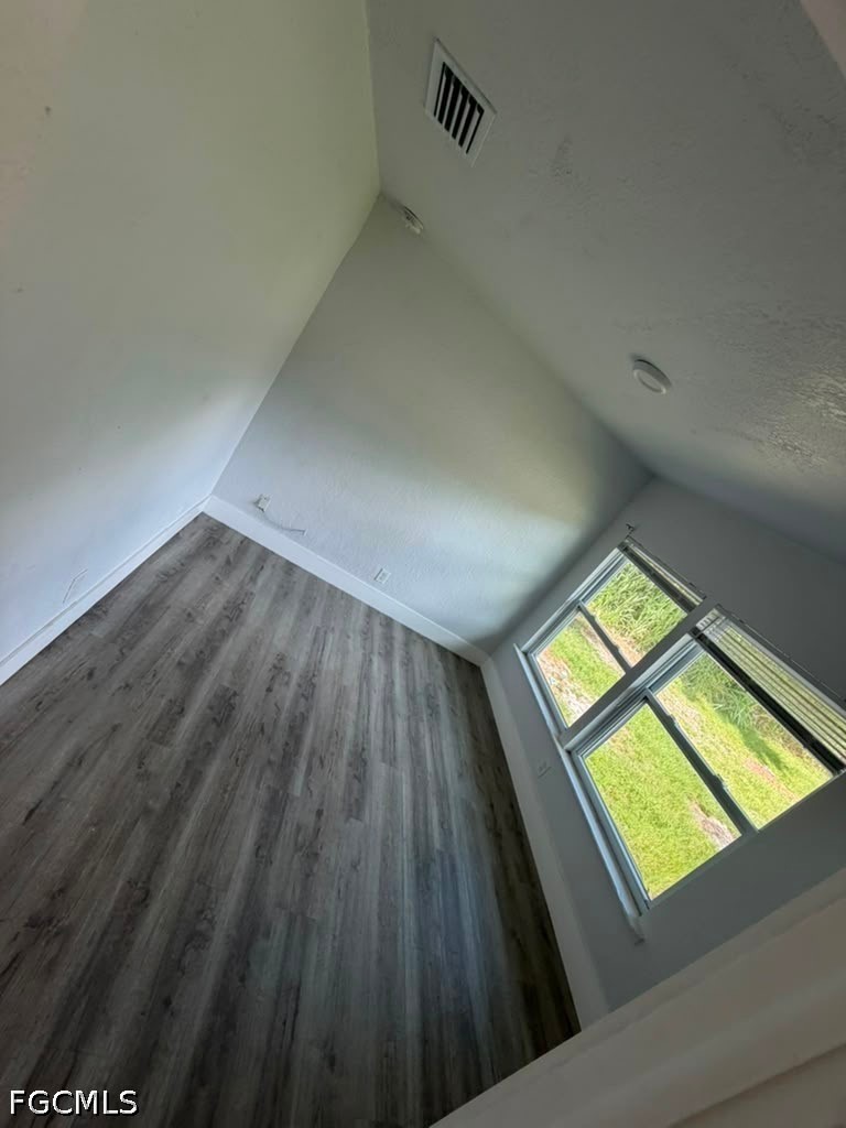 3 Bed SingleFamilyResidence for Sale in Fort Myers, photo 7