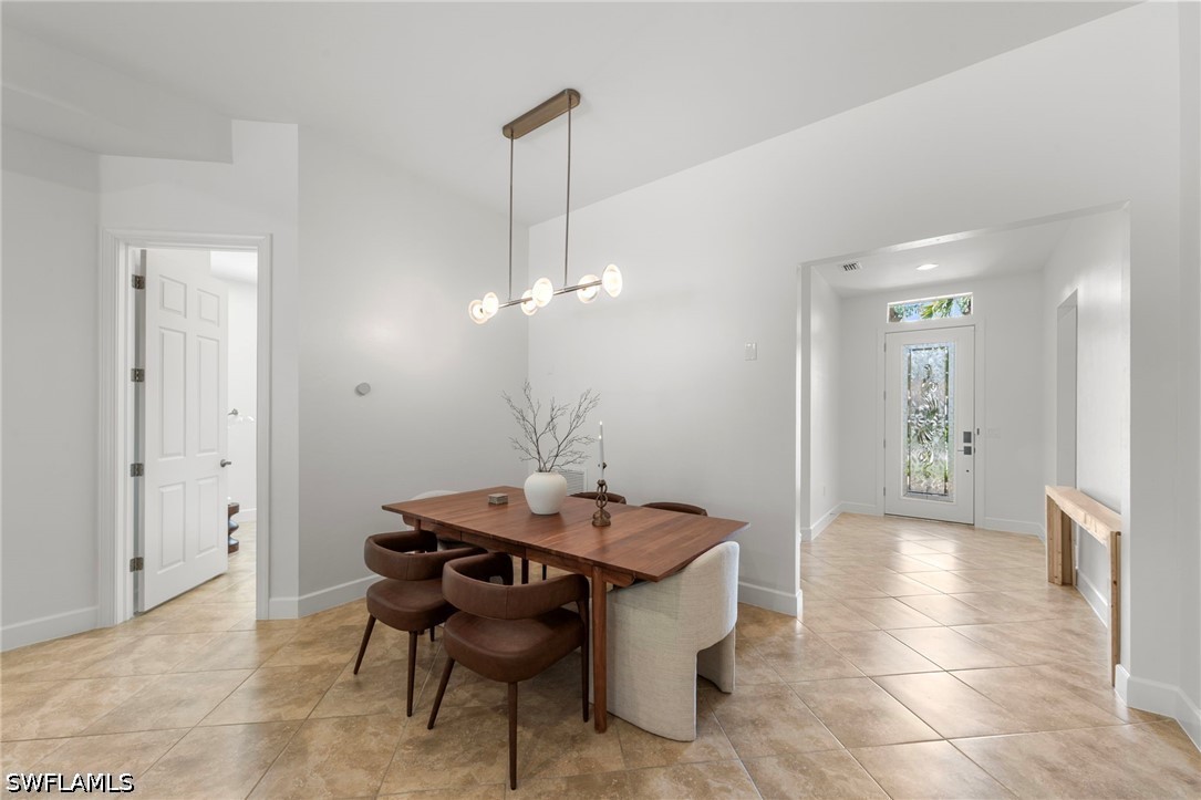 3 Bed Pool Home for Sale in Somerset, photo 7