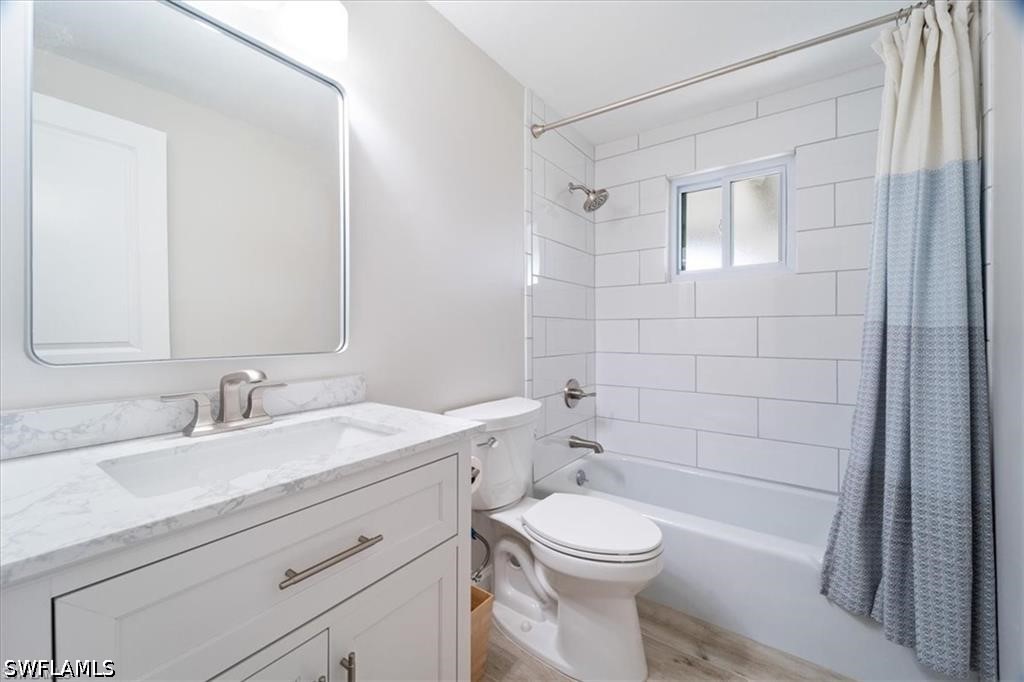 2 Bed Pool Home for Sale in Island Park, photo 7