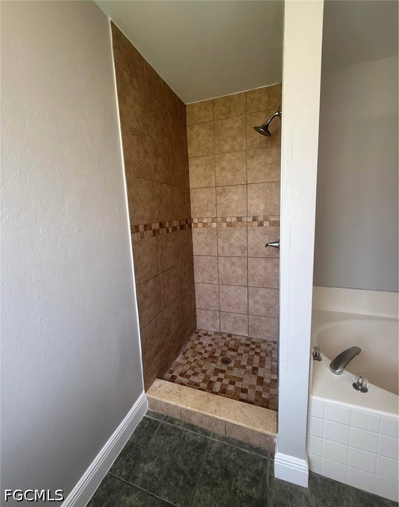 3 Bed SingleFamilyResidence for Sale in Lehigh Acres, photo 7