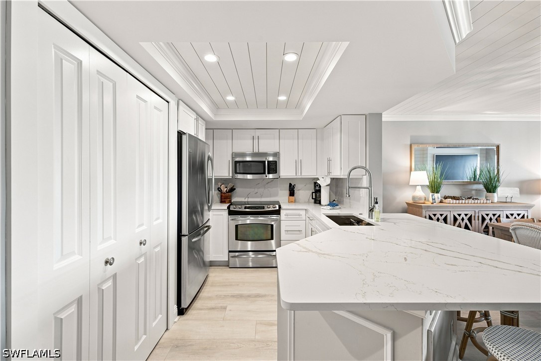 3 Bed Condominium for Sale in Chateau Condo, photo 7