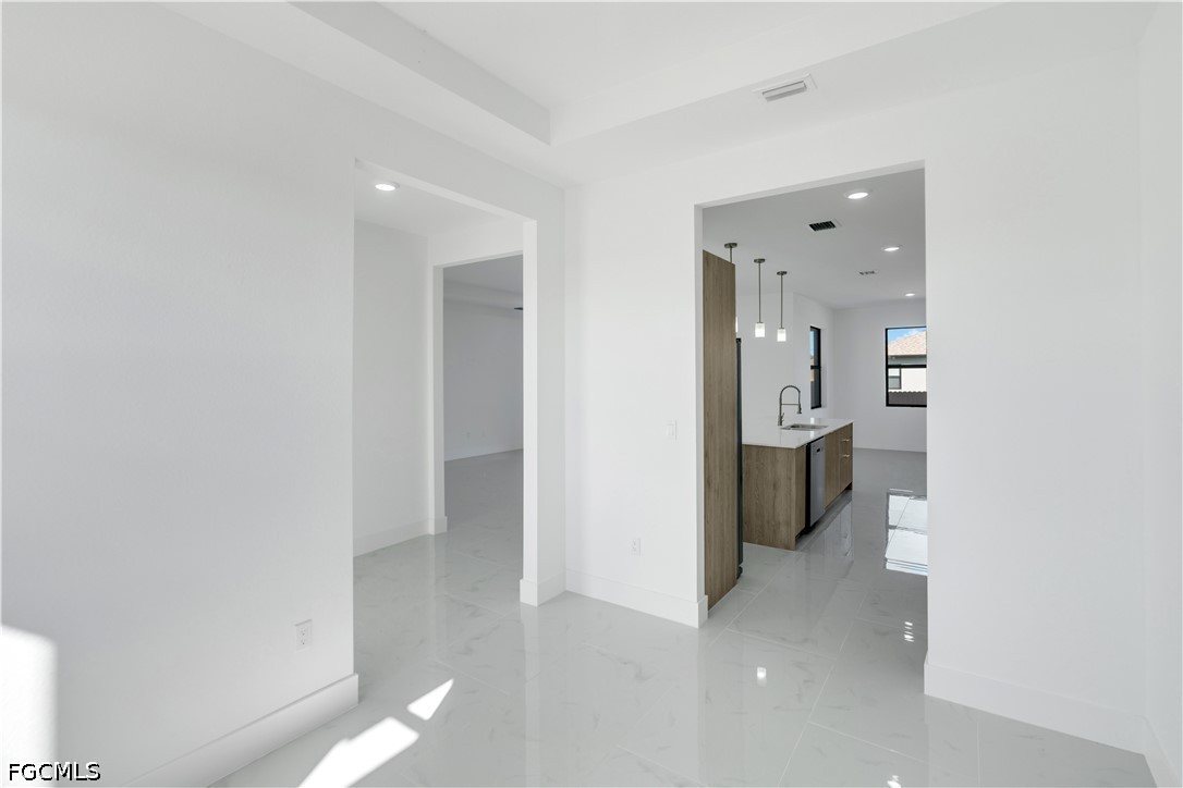 4 Bed SingleFamilyResidence for Sale in Lehigh Acres, photo 7