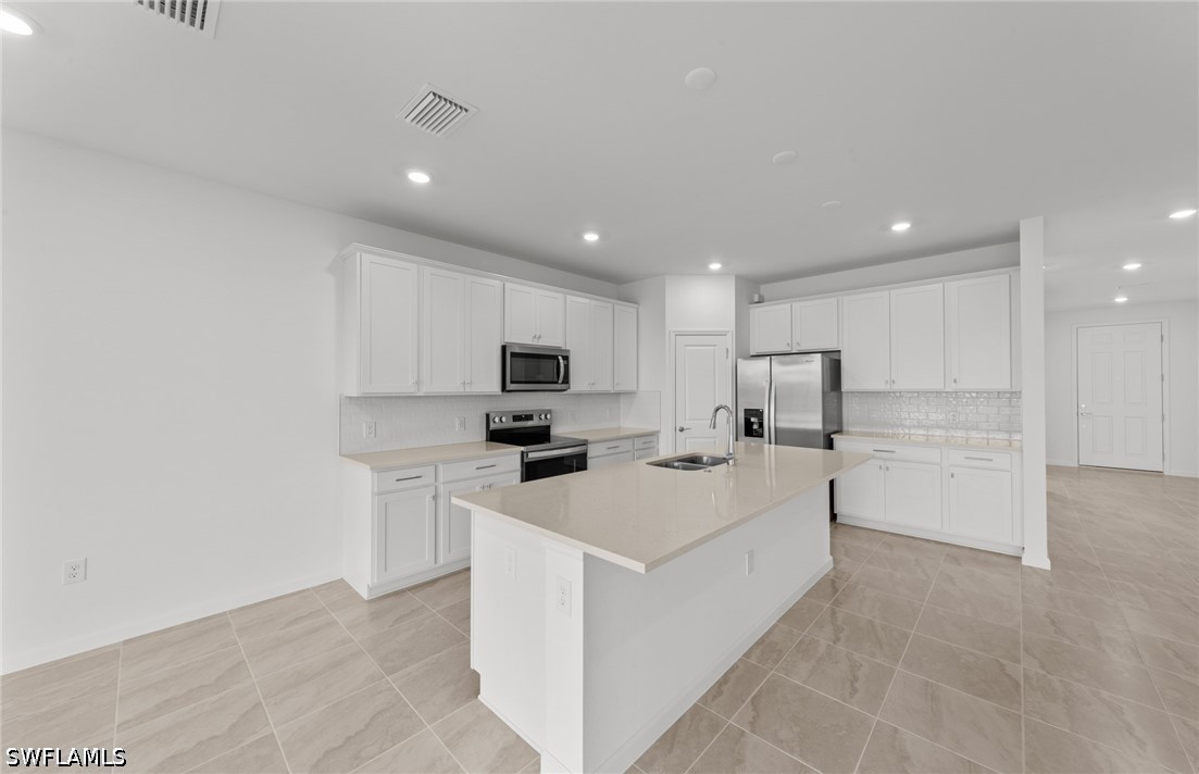 4 Bed SingleFamilyResidence for Sale in Alva, photo 7