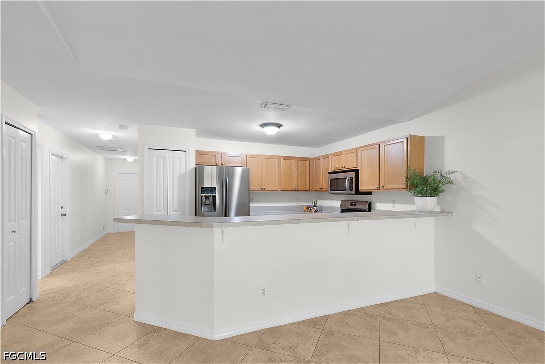 6 Bed Waterfront Home for Sale in Lehigh Acres, photo 7
