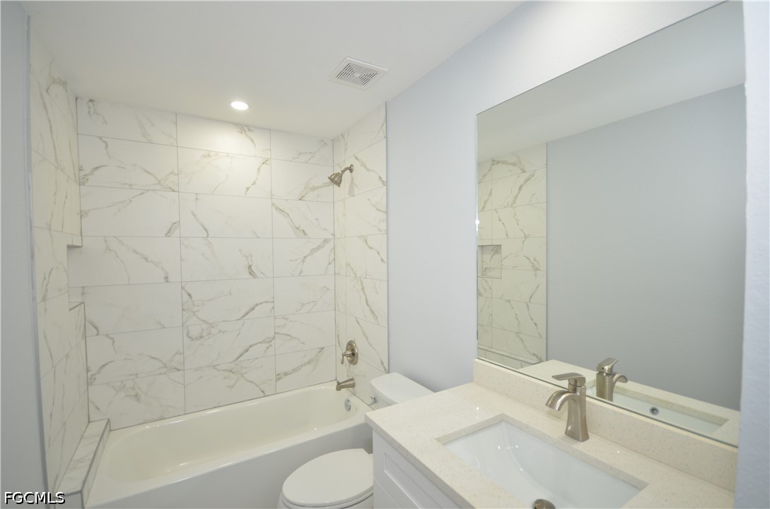 3 Bed Duplex for Sale in Fort Myers, photo 7