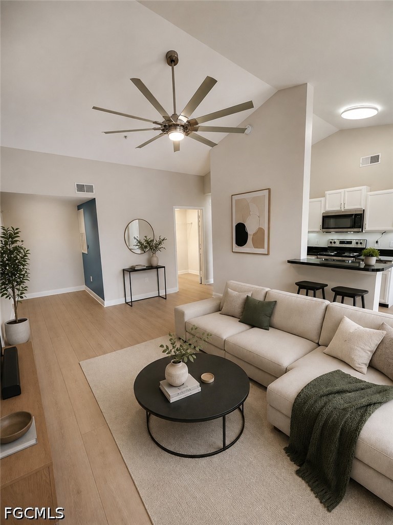 2 Bed Waterfront Home for Sale in Naples, photo 7