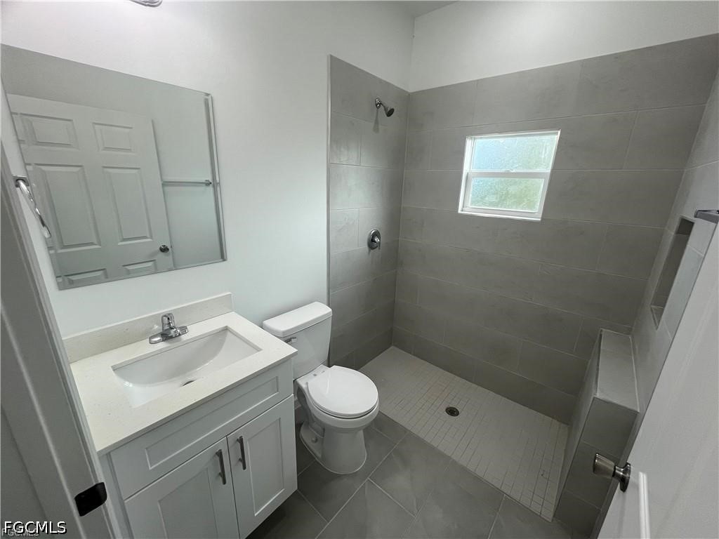 2 Bed SingleFamilyResidence for Sale in Alva, photo 7