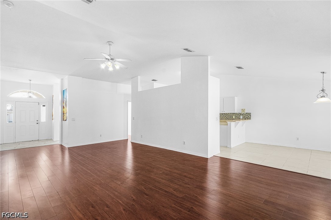 4 Bed SingleFamilyResidence for Sale in Cape Coral, photo 7