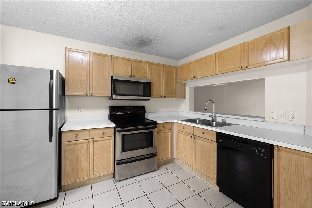 2 Bed Condominium for Sale in Naples, photo 7