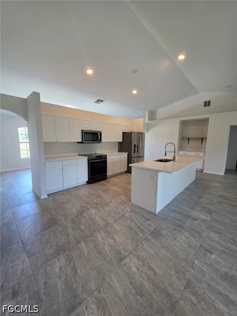 3 Bed SingleFamilyResidence for Sale in Lehigh Acres, photo 7