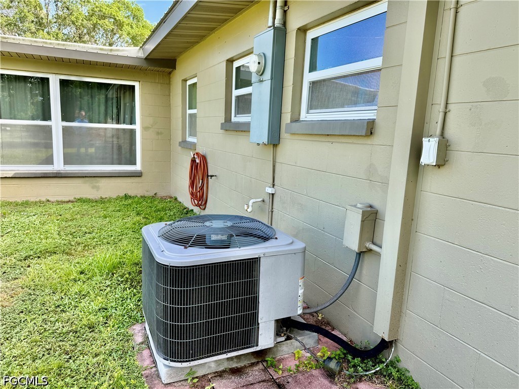 2 Bed SingleFamilyResidence for Sale in Lehigh Acres, photo 7