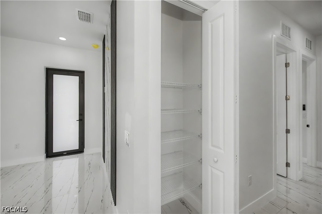 3 Bed SingleFamilyResidence for Sale in Lehigh Acres, photo 7
