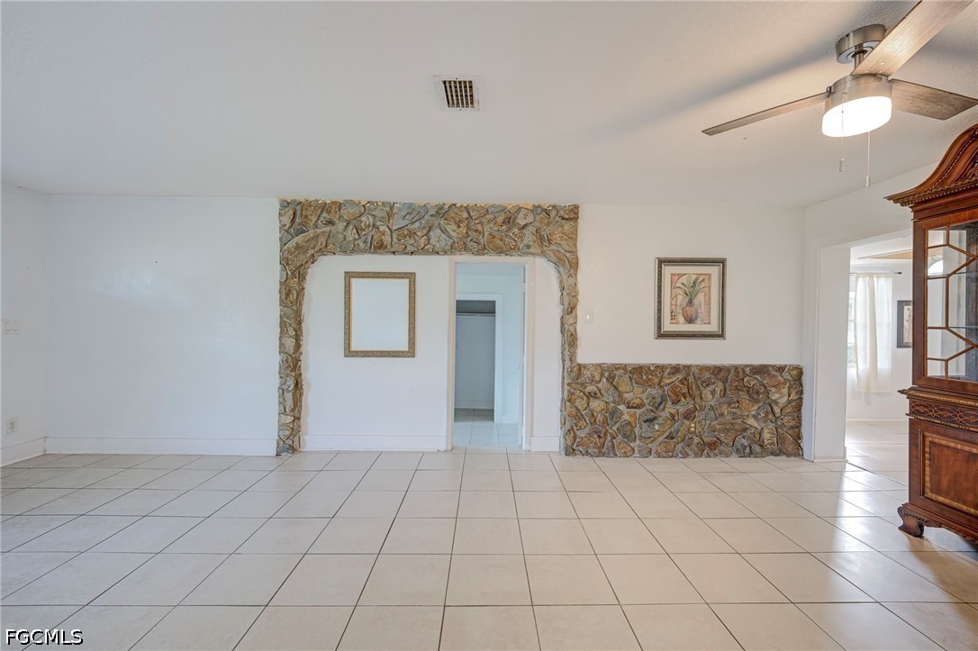 3 Bed SingleFamilyResidence for Sale in Travis Subd, photo 7
