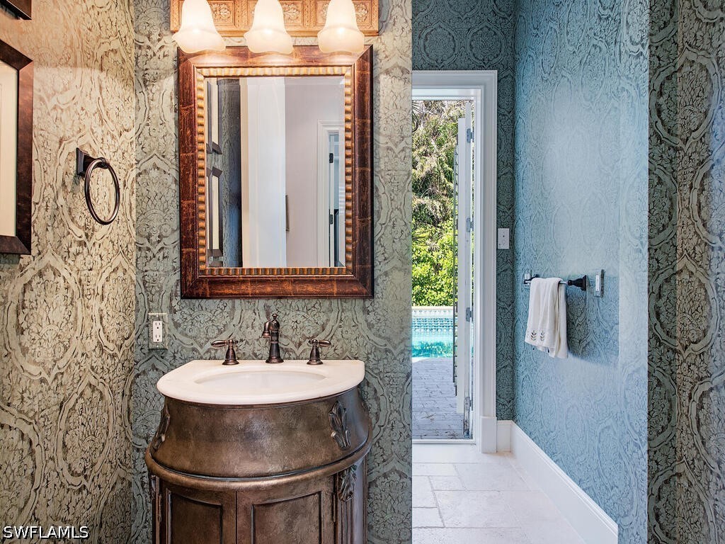5 Bed Pool Home for Sale in Olde Naples, photo 7