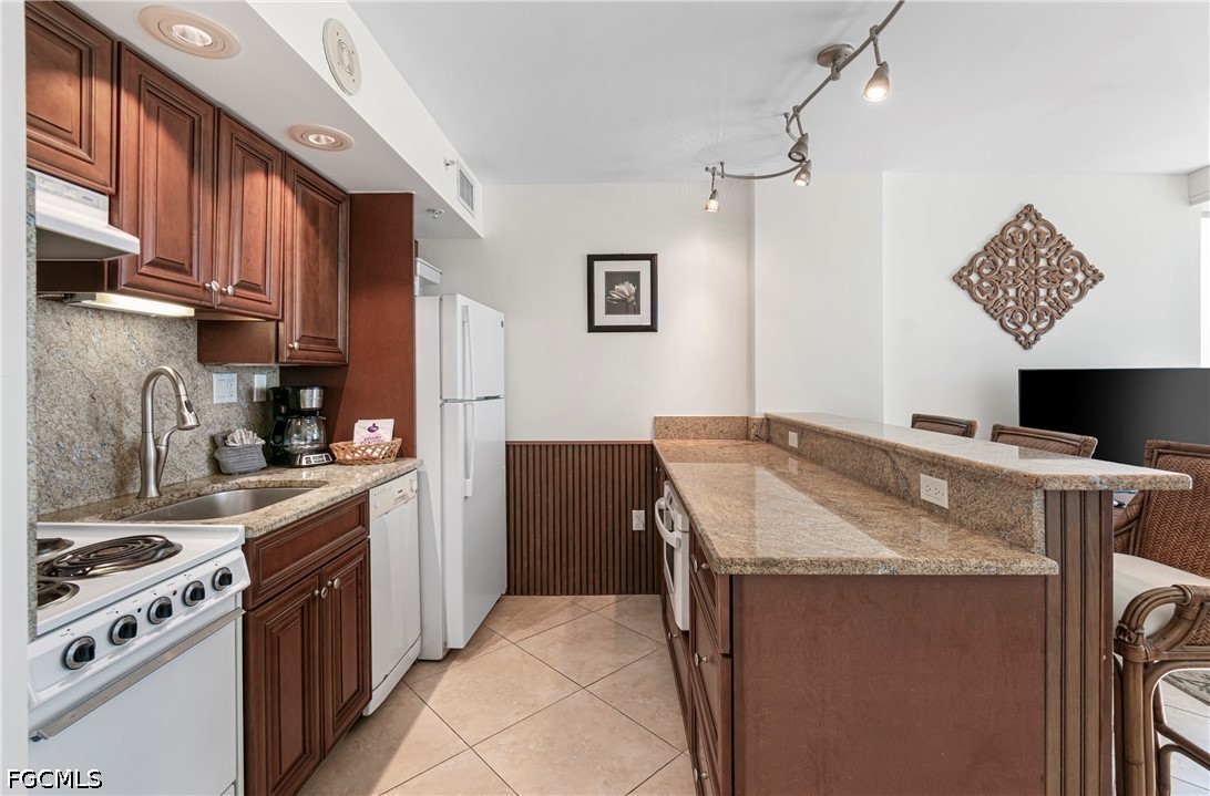 1 Bed Waterfront Home for Sale in Bonita Springs, photo 7