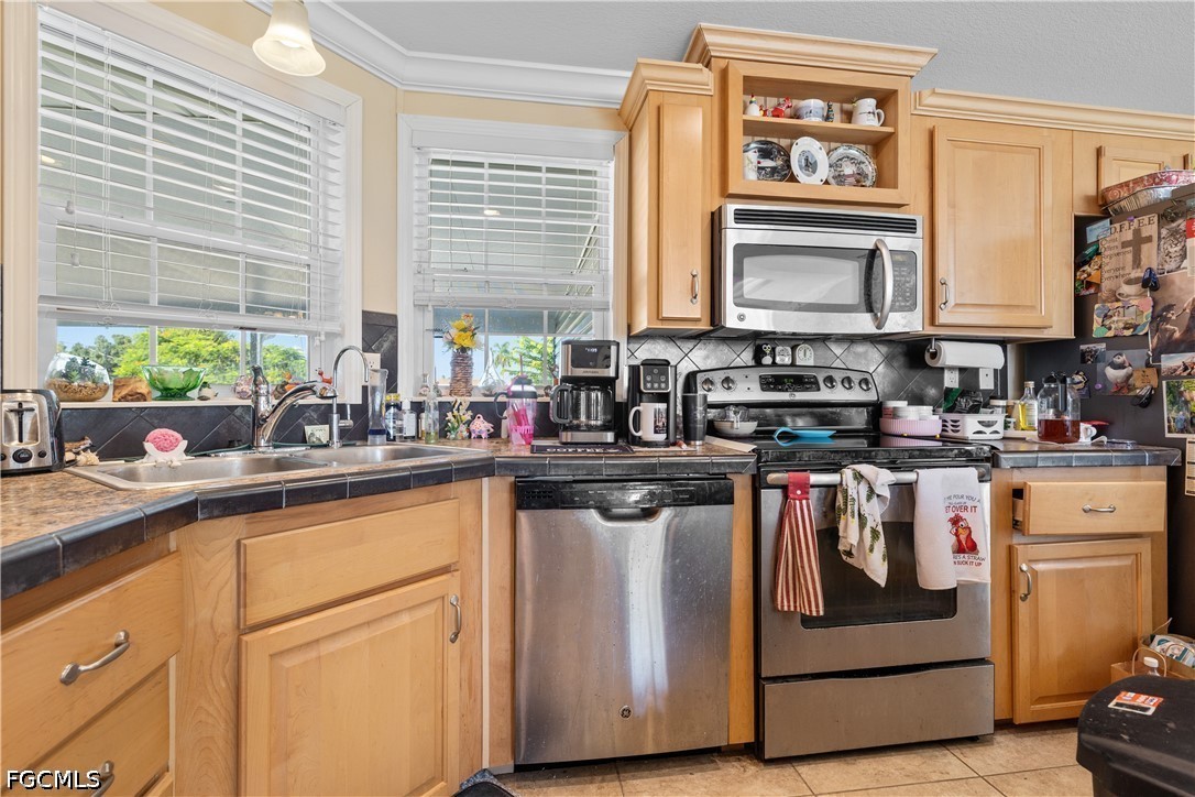 2 Bed Waterfront Home for Sale in Flamingo Bay, photo 7