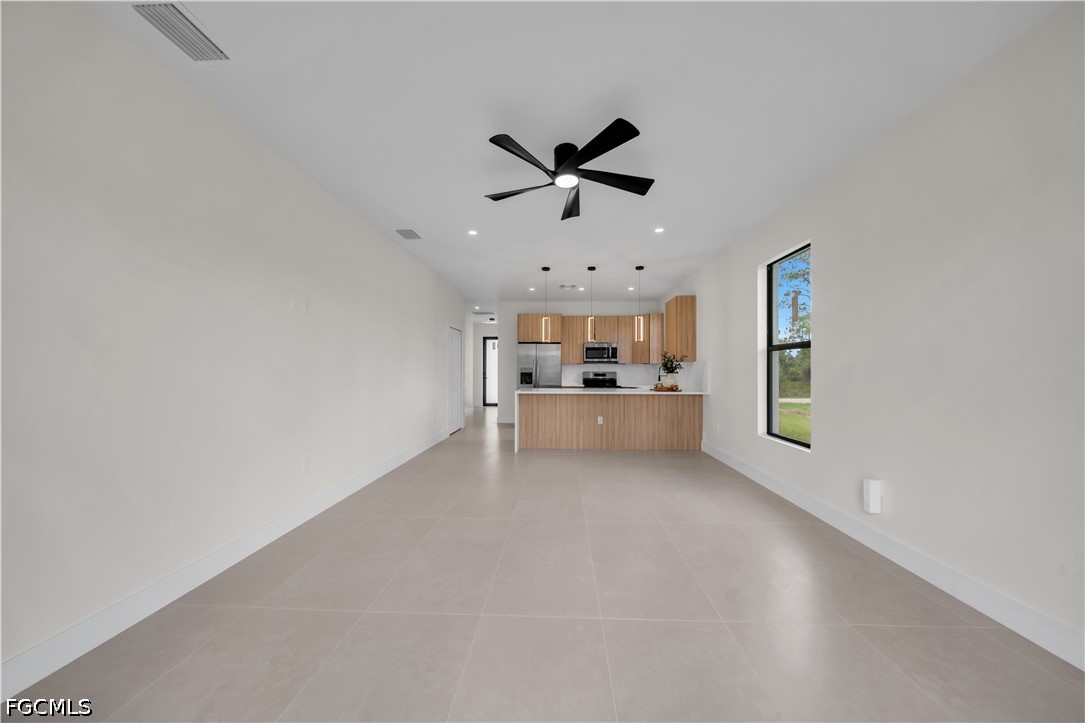 3 Bed SingleFamilyResidence for Sale in Lehigh Acres, photo 7